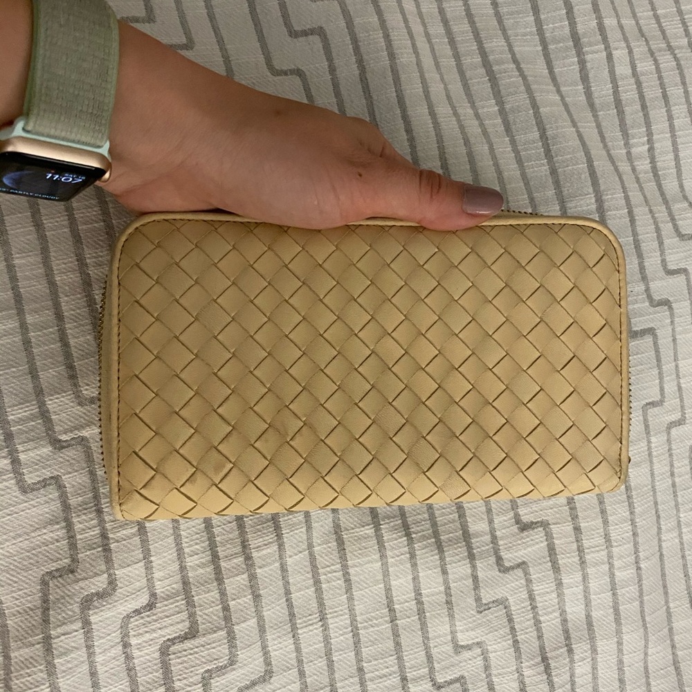 Bottega Veneta zip around wallet